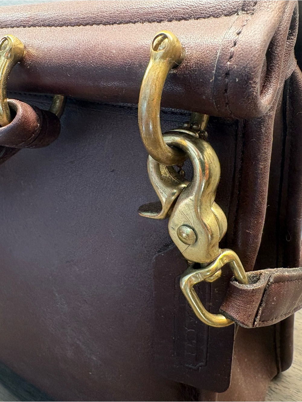 Coach Willis 9927 in Mahogany - Picture 5 of 8